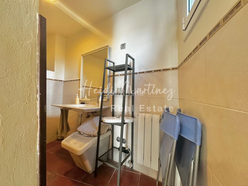 Foto 0da515c7-d16d-47fc-93a0-d82f66510511. Casa adossada amb aparcament a Molins de Rei