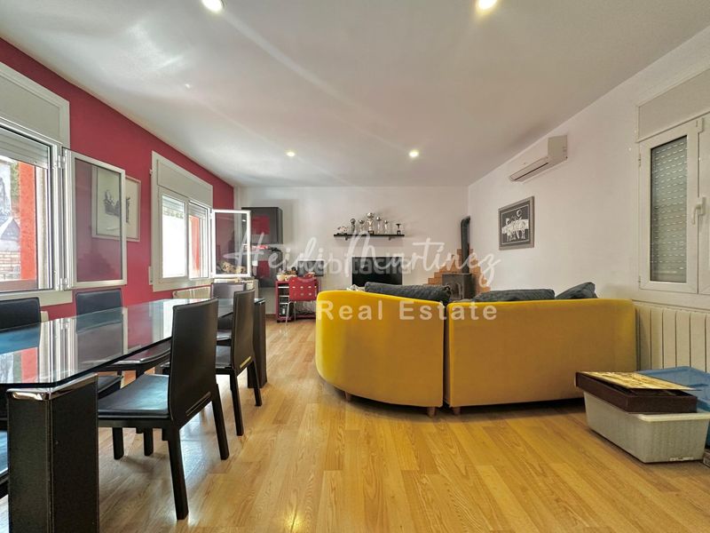 Foto 244b9e6b-7870-471f-922f-142319a80e30. Casa adossada amb aparcament a Molins de Rei