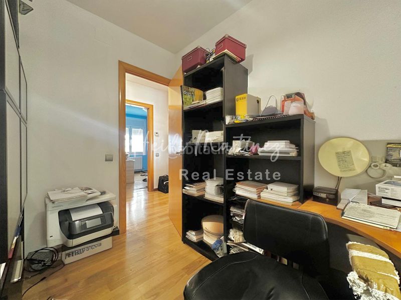 Foto 33b65c27-ef37-4698-abe8-a8d392858a34. Casa adossada amb aparcament a Molins de Rei