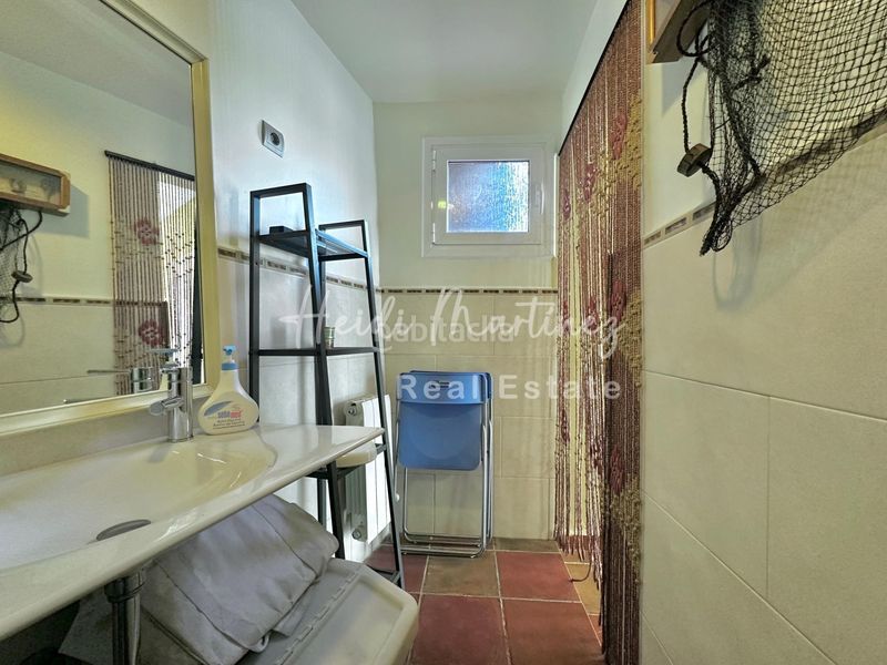 Foto 3b3bd8dc-453f-426f-8cf2-ebdaaf91a43b. Casa adossada amb aparcament a Molins de Rei