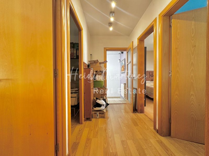 Foto 3ca27319-3142-4183-bc6f-18f871c0ce16. Casa adossada amb aparcament a Molins de Rei