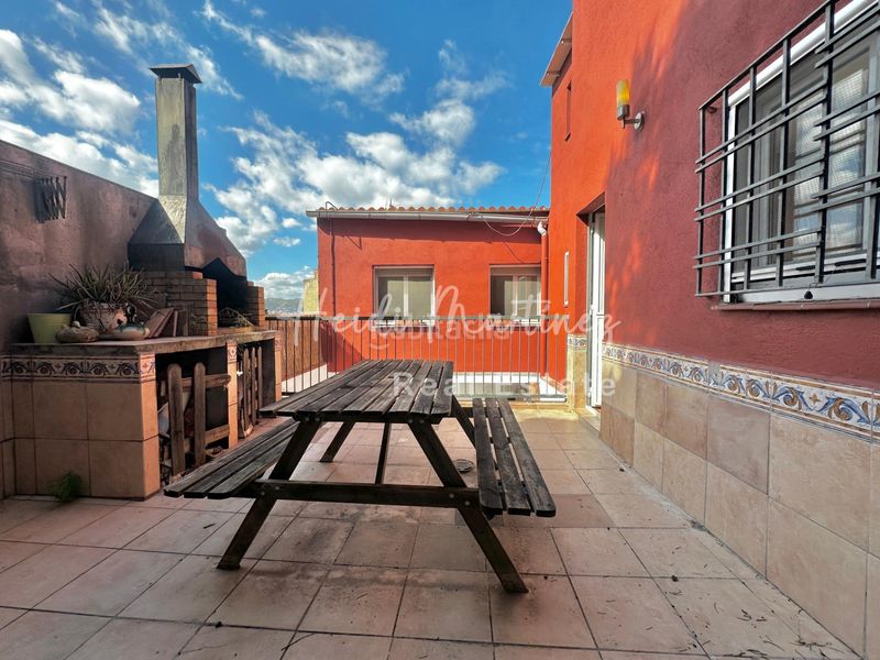 Foto 5f992bea-f79b-4fb4-bf43-5796366f1577. Casa adossada amb aparcament a Molins de Rei