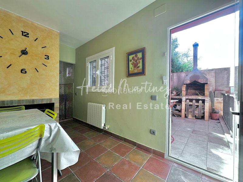 Foto 6655ff7b-d56f-4ff2-b9cc-af384f8bfa65. Casa adossada amb aparcament a Molins de Rei