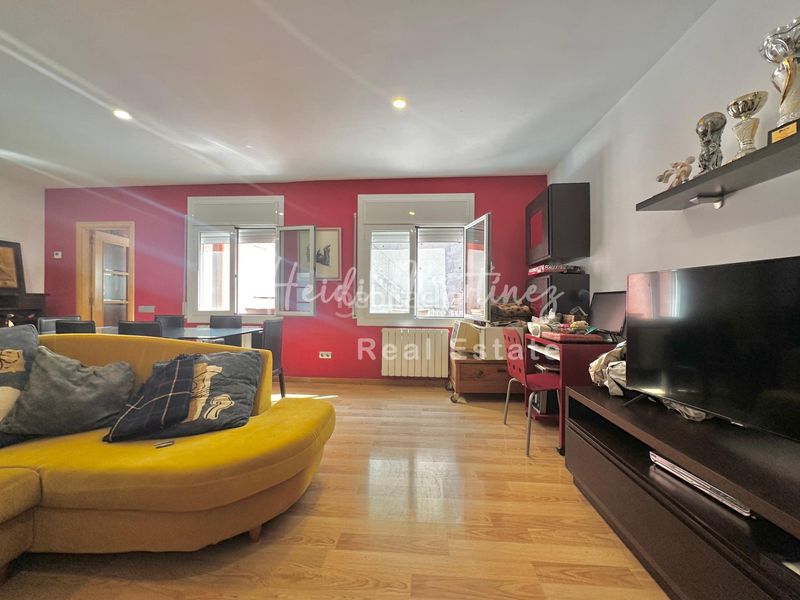 Foto 82d417b4-1cf8-4f64-b371-b32edf461ea6. Casa adossada amb aparcament a Molins de Rei