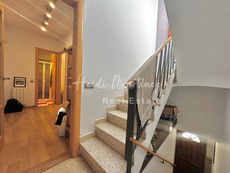 Foto a78fd443-ba42-4389-8d9b-59dde67b2de1. Casa adossada amb aparcament a Molins de Rei