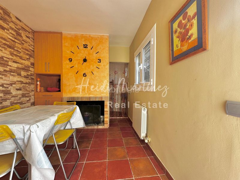 Foto ae4a3618-cd0a-4e80-baa2-8247dd126bc5. Casa adossada amb aparcament a Molins de Rei