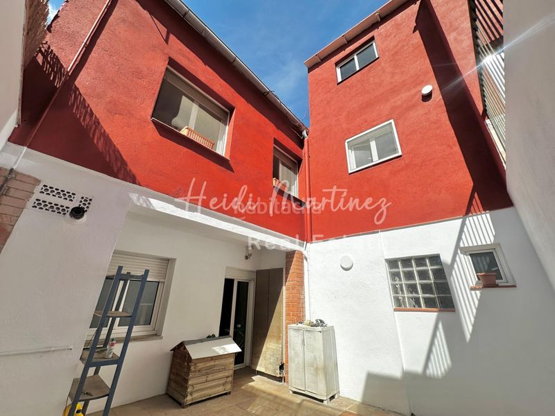 Foto ba0b0e71-b926-495b-8a92-921c3150d5bc. Casa adossada amb aparcament a Molins de Rei