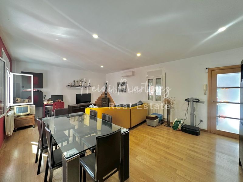 Foto c53c8f29-f05d-46a6-b9cf-136b1abd9b5f. Casa adossada amb aparcament a Molins de Rei