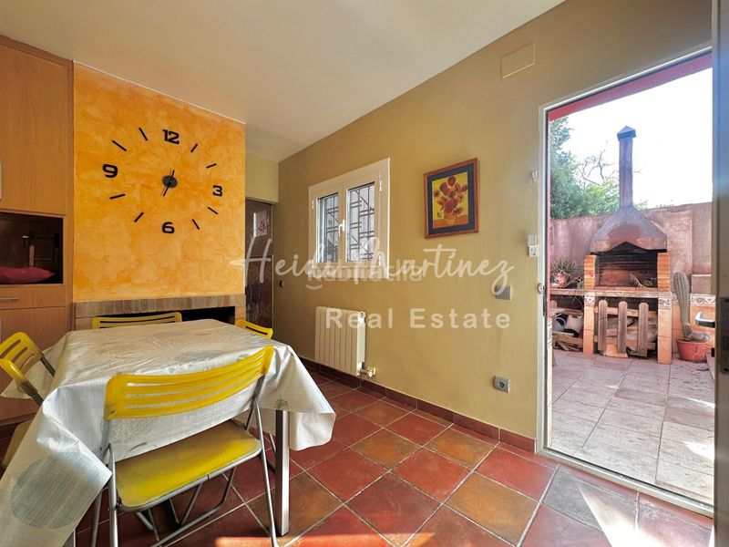 Foto d8f0bd0e-d748-40e4-9756-292826b75258. Casa adossada amb aparcament a Molins de Rei