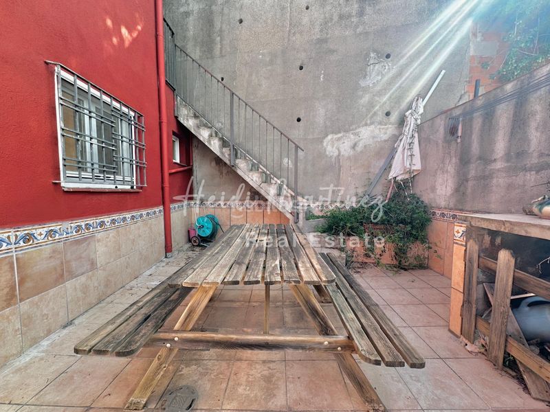 Foto f9d93e12-e309-42ab-b5b6-9ecb4bbfcbe2. Casa adossada amb aparcament a Molins de Rei