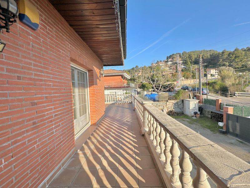 Foto 636484ba-e0fe-4a65-a976-2d03e0f645fd. Xalet amb calefacció aparcament a Corbera de Llobregat