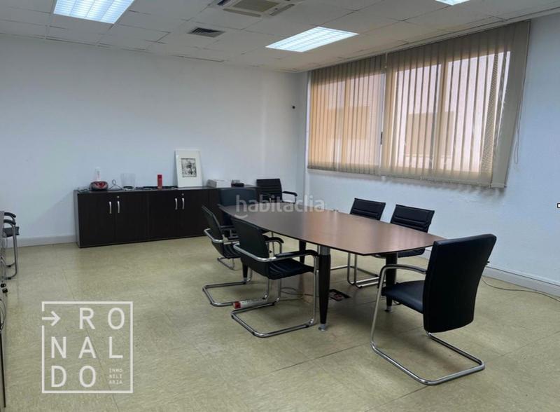 Foto 8bf10ed2-f04b-4a7f-9b3f-2087aa650c27. Fabrikhalle mit heizung in Andoain