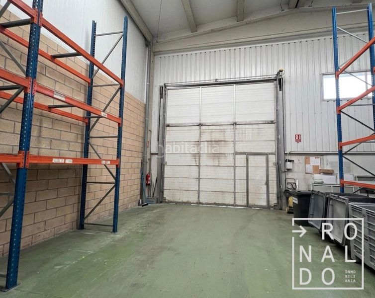 Foto 4bbe09fe-2c3a-4a32-b5ac-fe800639d144. Nau industrial a Azpeitia