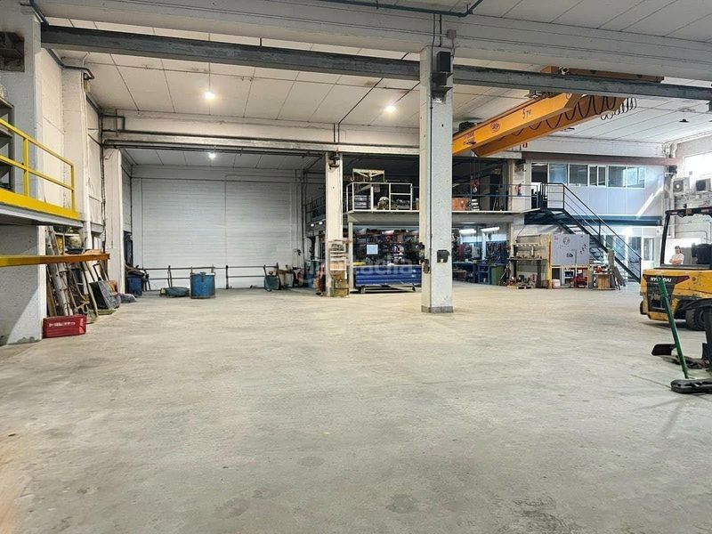Foto 003d4597-1921-4e23-b37e-48e93e77cd2e. Nau industrial a Idiazabal
