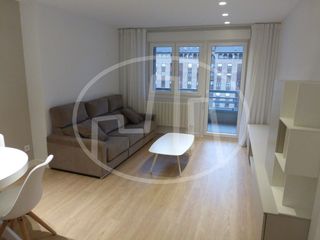 Rent Flat  Calle serafín olave. "solo contratos temporales" piso en alquiler en serafín olave, i