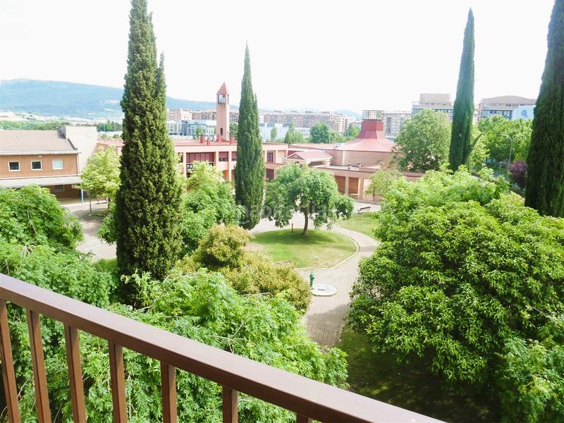 Foto 42064d6e-d8af-4ec9-968b-98bdc111eff4. Rent flat with heating in Barañáin / Barañain