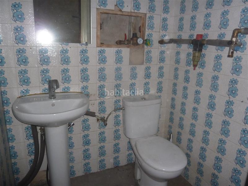 Foto b97b1d20-3767-4b66-86f2-e67a87556f23. Alquiler local comercial local en alquiler en Iturrama, calle iñigo arista, último uso fue lavandería. en Pamplona / Iruña
