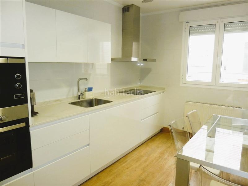 Foto 3249bc7d-cc36-472e-af39-169f3eda81b2. Affitto duplex con camino riscaldamento in Casco Antiguo Pamplona / Iruña