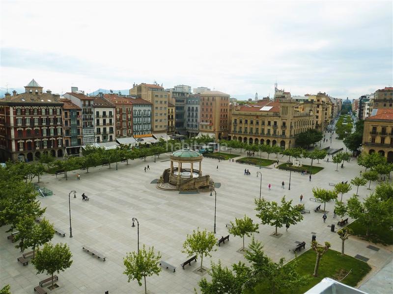 Foto 9cfbde14-9a06-4d5f-b0b3-58f4cb132b6e. Affitto duplex con camino riscaldamento in Casco Antiguo Pamplona / Iruña