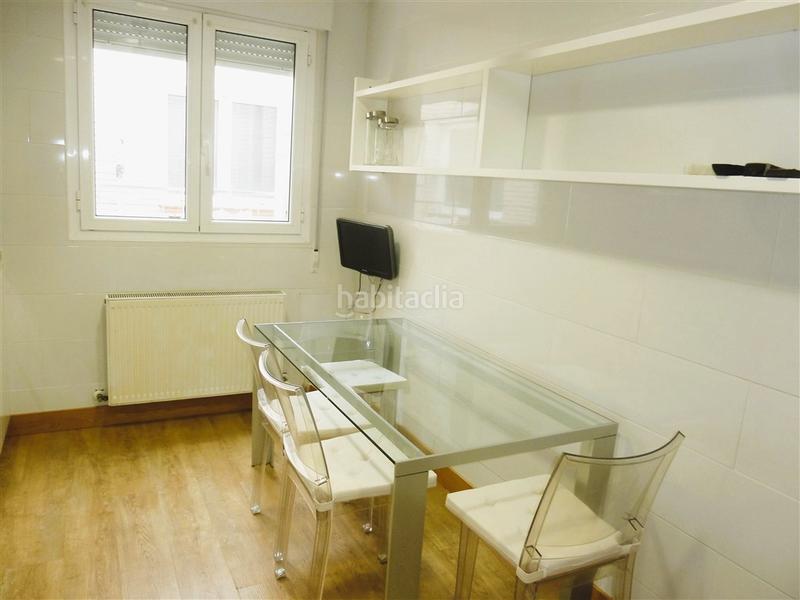 Foto d5acb8e0-35f5-4f89-b2a1-67354452b002. Affitto duplex con camino riscaldamento in Casco Antiguo Pamplona / Iruña