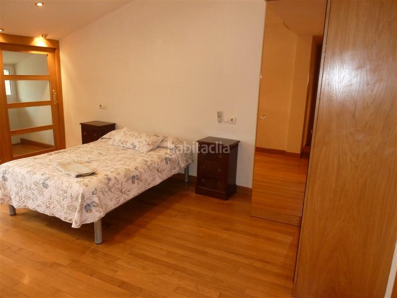 Foto 0c94c561-7cd4-4ed1-93a8-70a0ce8e5079. Lloguer dúplex amb xemeneia calefacció a Casco Antiguo Pamplona / Iruña