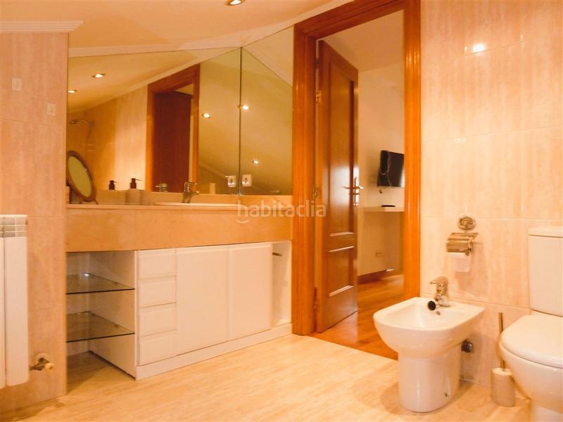 Foto b2cfca57-8363-416c-b788-307452a646ef. Lloguer dúplex amb xemeneia calefacció a Casco Antiguo Pamplona / Iruña