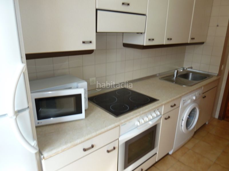 Foto 05e73587-413a-49e1-85db-1e458809f0ea. Piso  en venta en luis morondo, azpilagaña, muy buena ubicación cercano a las universidades y bien comunicado. totalmente exterior, en Pamplona / Iruña