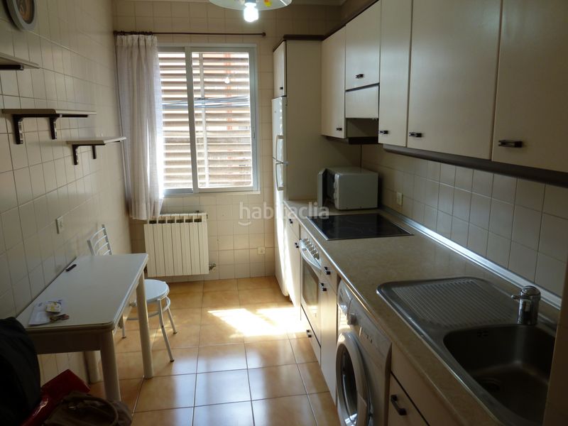 Foto 7b596791-abfd-4fa9-9803-232483e578b5. Piso  en venta en luis morondo, azpilagaña, muy buena ubicación cercano a las universidades y bien comunicado. totalmente exterior, en Pamplona / Iruña