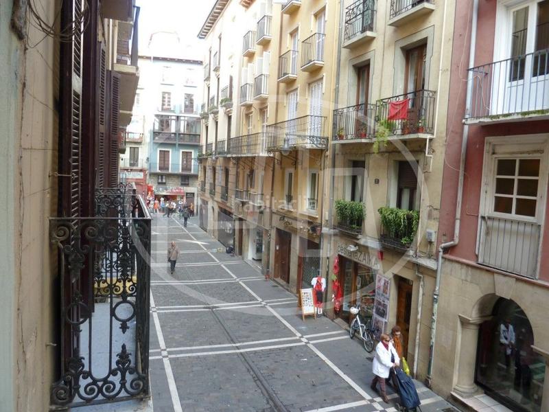 Foto 9d1ebaed-ef4f-466e-8db9-7acf247cfdaf. Location appartement avec chauffage dans Casco Antiguo Pamplona / Iruña