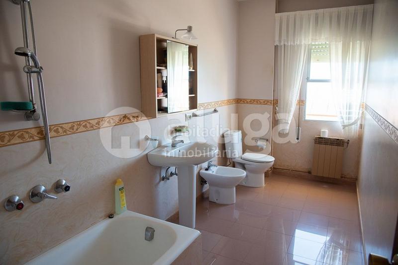 Foto aa9af0fc-8cc5-4ea2-a908-79d99bcad260. Haus mit heizung in Darbo Cangas