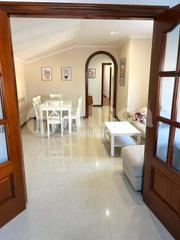 Miete Etagenwohnung in Coiro. Aluga inmobiliaria alquila anualmente, acogedor piso de 3 dormit