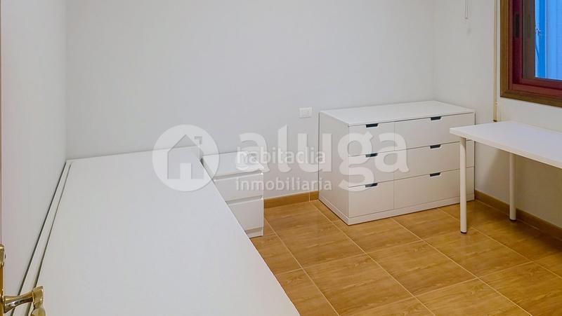 Foto b3cf49fe-1fc5-4478-97a2-f62b6961fe9e. Alquiler piso aluga inmobiliaria ofrece como alquiler anual maravilloso en el centro en Cangas