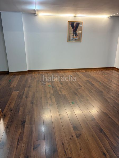 Foto 87fdbb08-5f6f-44fc-bf3d-627ca7ac918b. Local comercial a Cangas pueblo Cangas