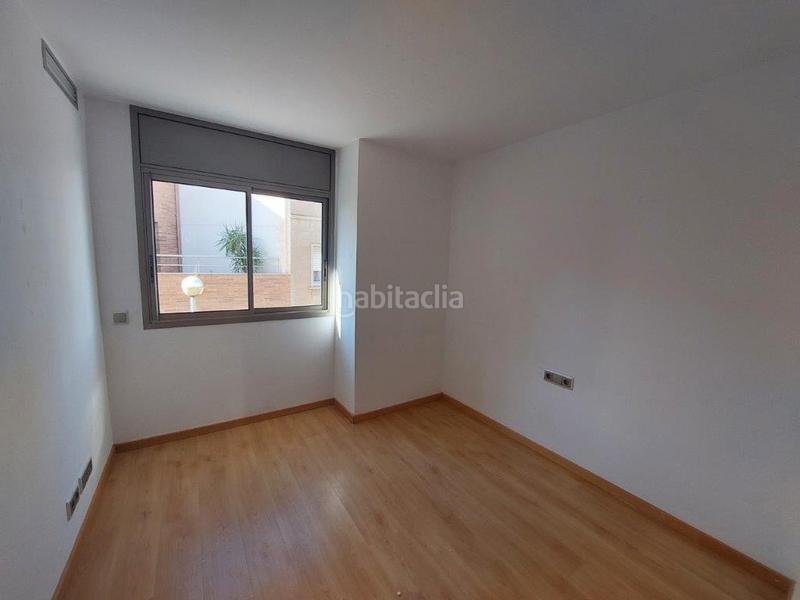 Foto 04651348-d0f8-429f-8800-f1093870b71f. Casa a schiera in carrer de la barca 21 in Eixample Sant Joan Despí