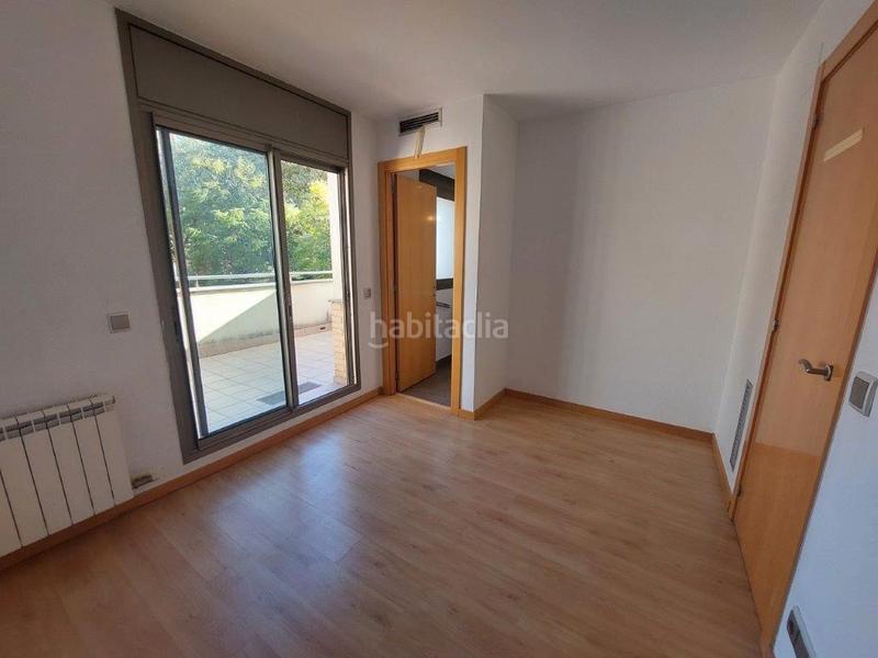 Foto 3111ce25-71d4-44f7-86a6-3ba17fedda57. Casa a schiera in carrer de la barca 21 in Eixample Sant Joan Despí