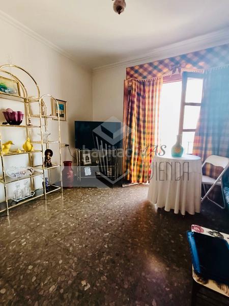 Foto cb3d37d5-e848-44f4-83a6-318a2de99bbd. Casa adossada a Casco Antiguo Algeciras