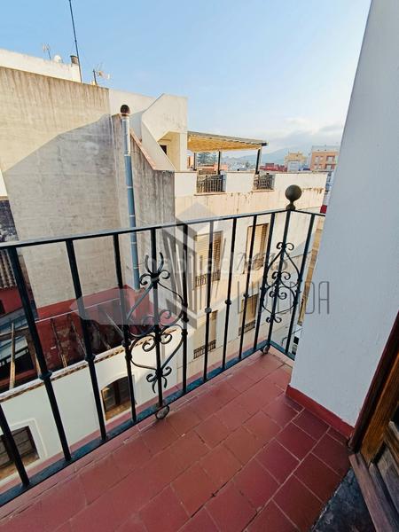 Foto fcb1100b-9a0f-49f2-9bc7-00d5d7bcc1af. Casa adossada a Casco Antiguo Algeciras