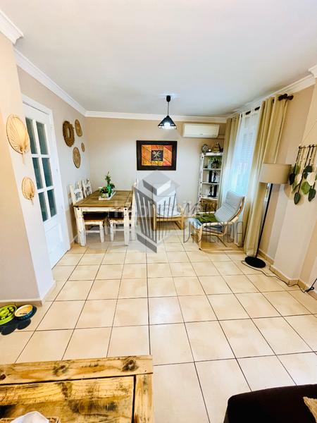 Foto 213d3cb3-3c7d-4678-9ce1-b7d54661360d. Maison jumelée avec parking dans San García Algeciras