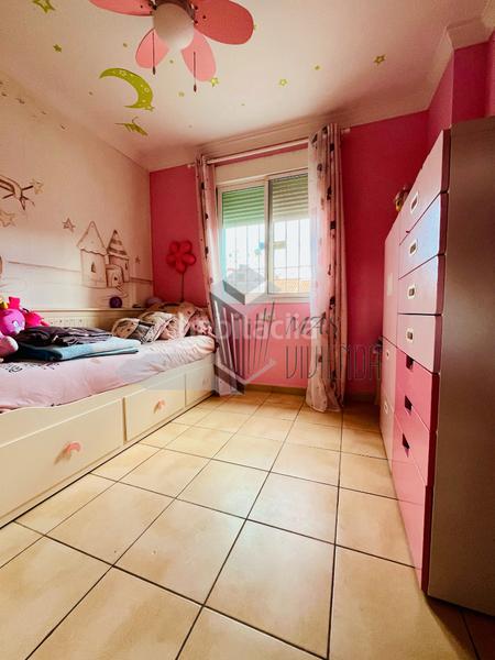 Foto 7a21c3eb-9a0e-4eef-9baa-ef6e2bcfe50f. Maison jumelée avec parking dans San García Algeciras