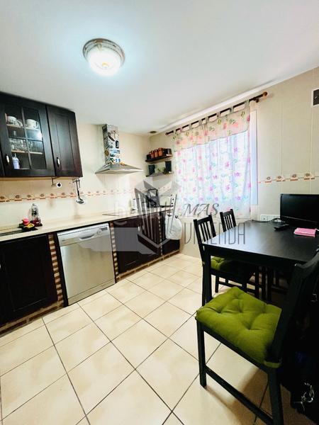 Foto b38bfe20-0dfb-4f96-9b20-bc48fd4a2155. Maison jumelée avec parking dans San García Algeciras