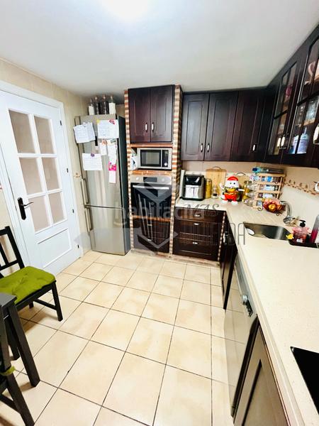 Foto cb483d3c-260e-4a1a-9593-9187a5b0b825. Maison jumelée avec parking dans San García Algeciras