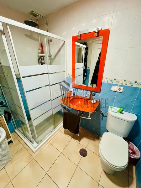 Foto cd1acd38-6d28-4d44-9bf6-0afa1f8aed61. Maison jumelée avec parking dans San García Algeciras