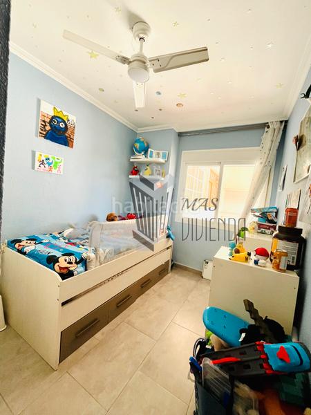 Foto 0f63fb5c-7cb3-4cbd-8c0a-340acf2eb304. Pis amb aparcament a Los Pinos Algeciras