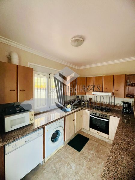 Foto 3074d136-d58d-49a6-a541-16f8b6c8efda. Casa amb aparcament a La Granja - La Colina - Los Pastores Algeciras