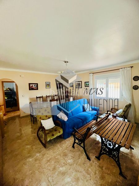 Foto b585ff1c-75f9-4b63-9988-935bc8d635e0. Casa amb aparcament a La Granja - La Colina - Los Pastores Algeciras