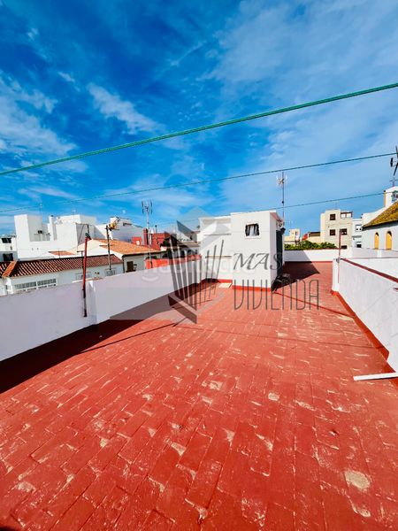 Foto 629f0ca7-9a07-42dc-b692-80455070b044. Casa adossada a Casco Antiguo Algeciras