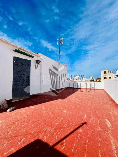 Foto bcfaaec0-6a61-4c3d-a5e1-a0e4c7fad240. Casa adossada a Casco Antiguo Algeciras