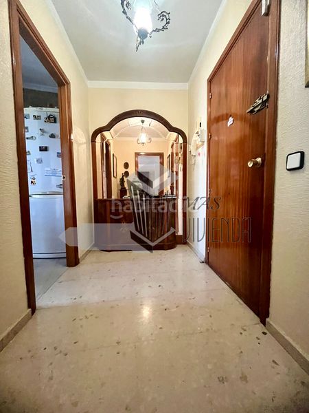 Foto 5af3c0e8-a364-4e7b-bdd6-85944ddb49eb. Pis o en venta - calle teniente miranda a Casco Antiguo Algeciras