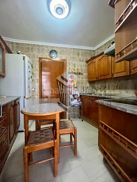 Foto c270b01a-19fe-4c50-abba-fc43287ee0f0. Pis o en venta - calle teniente miranda a Casco Antiguo Algeciras