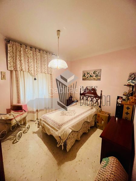 Foto d8a70b87-717c-4764-9fa3-7022dde80918. Pis o en venta - calle teniente miranda a Casco Antiguo Algeciras
